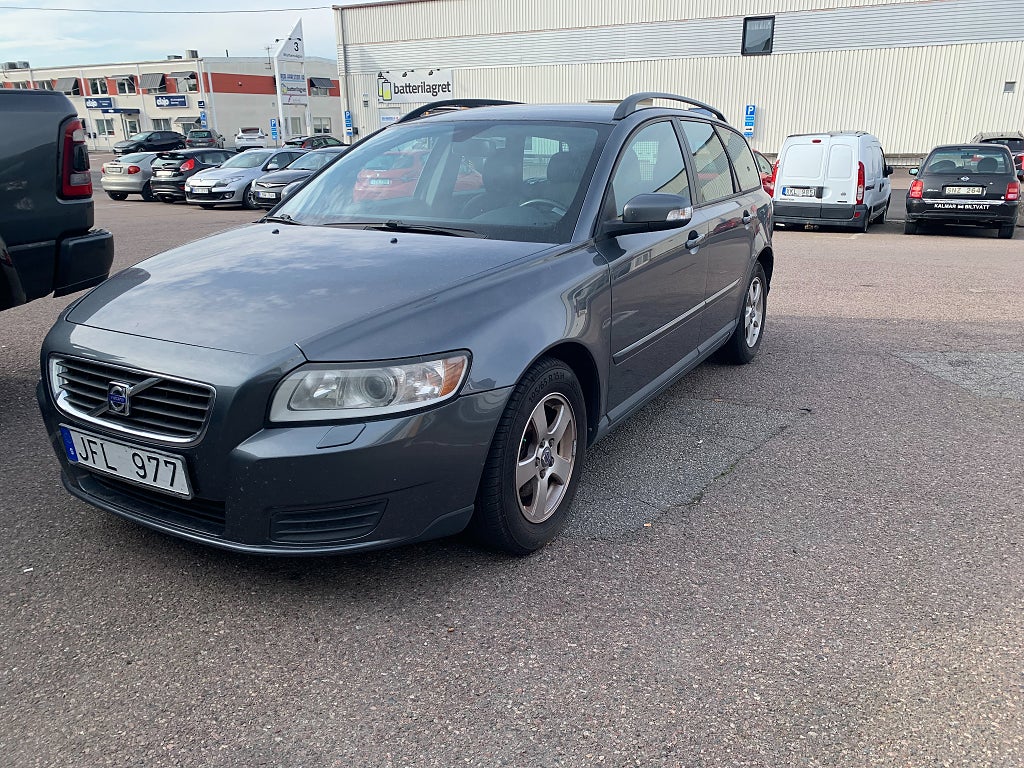 Volvo V50 1.6 D Kinetic Euro 4 Besiktad AC Servad Dragkrok