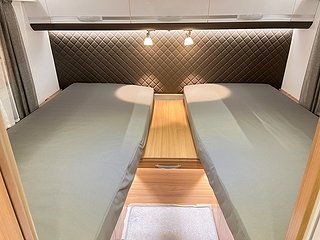 Husbil-halvintegrerad Adria MATRIX PLUS 670 SL 11 av 19