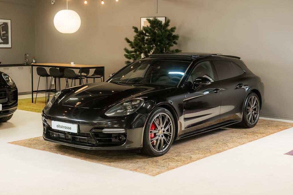 Porsche Panamera GTS Sport Turismo 