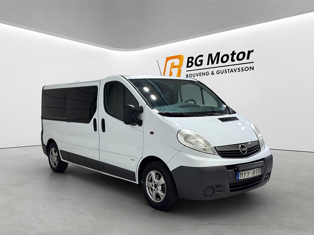 Opel Vivaro Kombi 2.9t 2.0 CDTI 114HK 9-sits/Drag/M-värmare/Nyserv