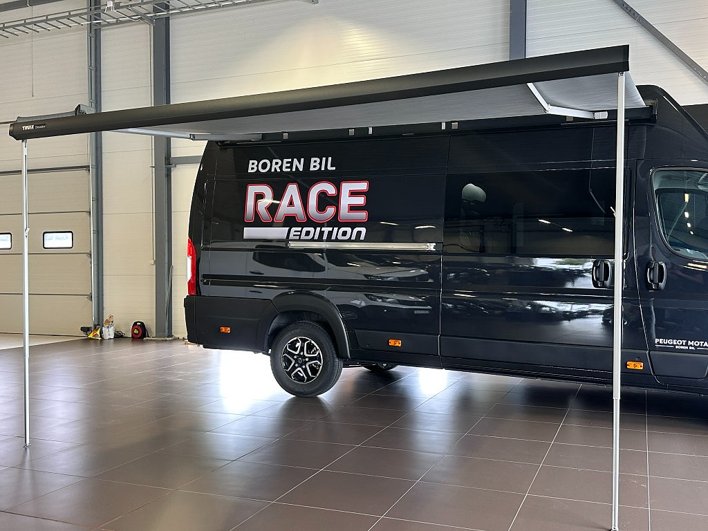 Peugeot Boxer 2.2 BlueHDi 180hk 5-sits EAT Race Edition Sovalkov thumbnail