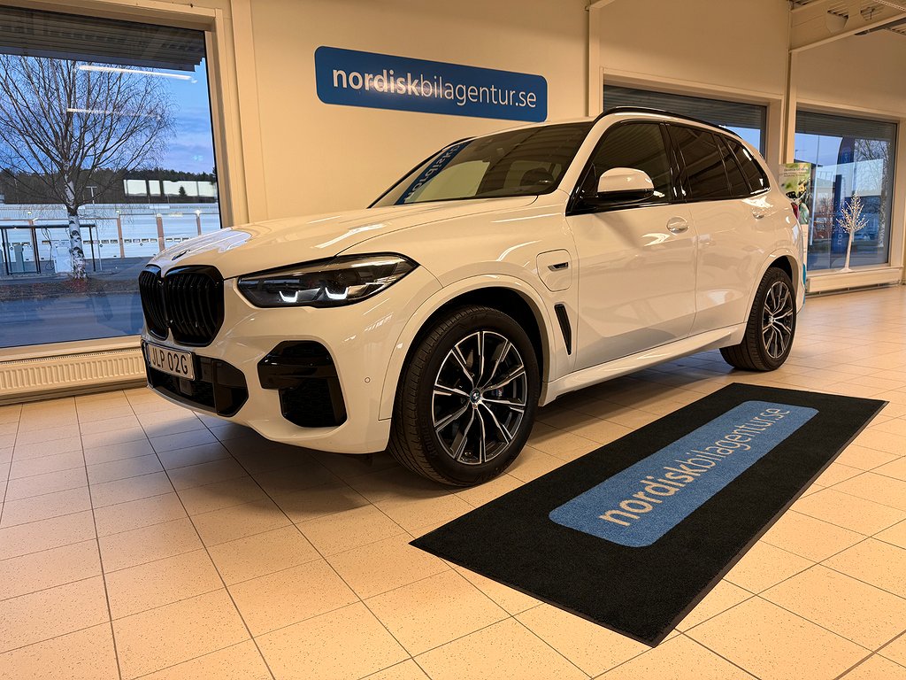 BMW X5 xDrive45e 394hk iPerformance M-Sport *Läder Massage*