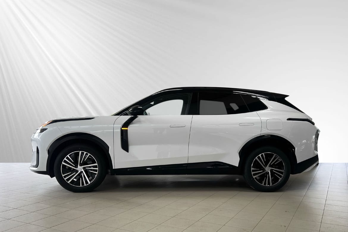 Lynk & Co 08 Core PHEV 2025, bild 2/47