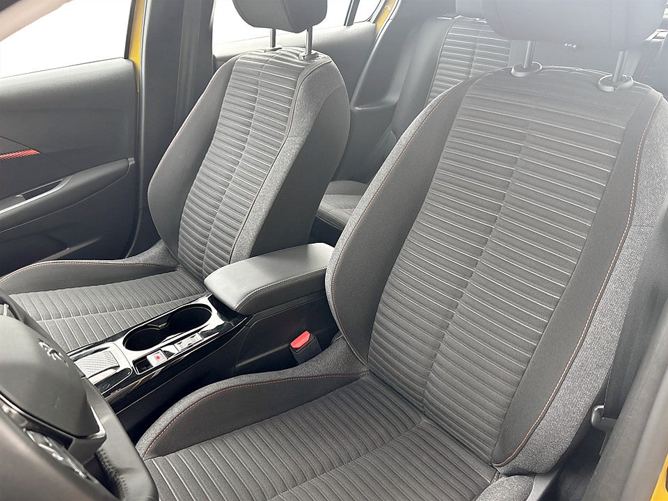 Bild på Peugeot E-208 Active Pack 50kWh 136hk Aut BACKSENSORER CARPLAY
