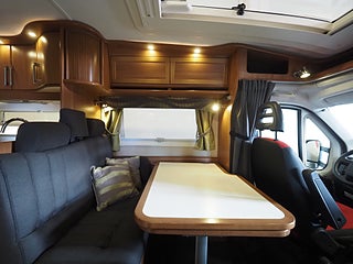 Husbil-halvintegrerad Kabe Travel Master 750 LXL 9 av 22