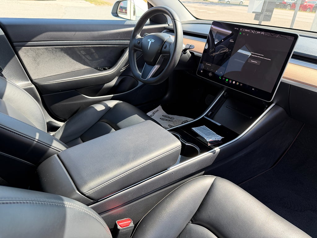 Tesla Model 3 Standard Range Plus 258hk