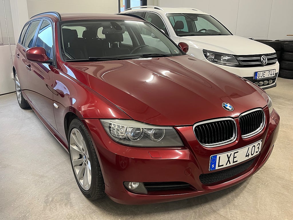 BMW 320 d Touring LCI Automat 184hk 2 Brukare