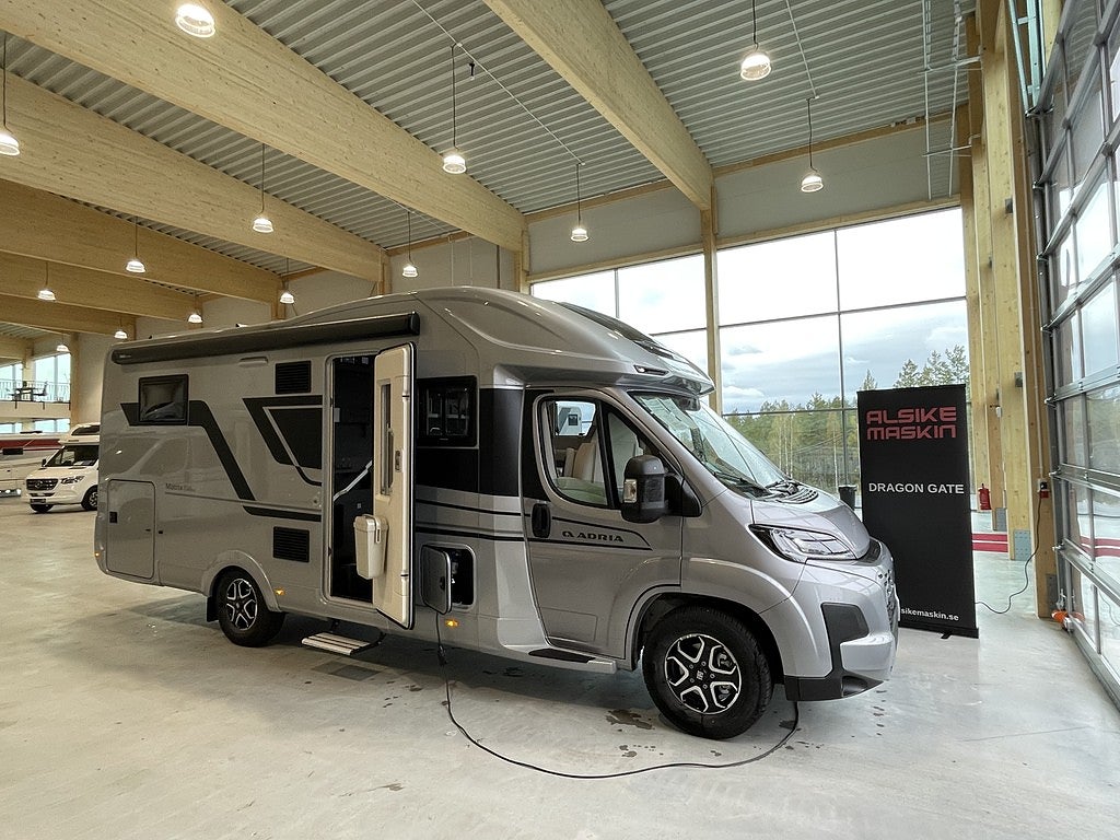 Adria Matrix Supreme 670 DC /ALDE/Automat 180hk/Solcell/Taksäng/Värmev