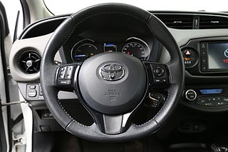 Halvkombi Toyota Yaris 17 av 25