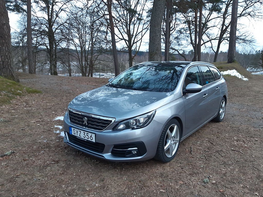 Peugeot 308 SW 1.2 PureTech 130 automat Allure / V-hjul