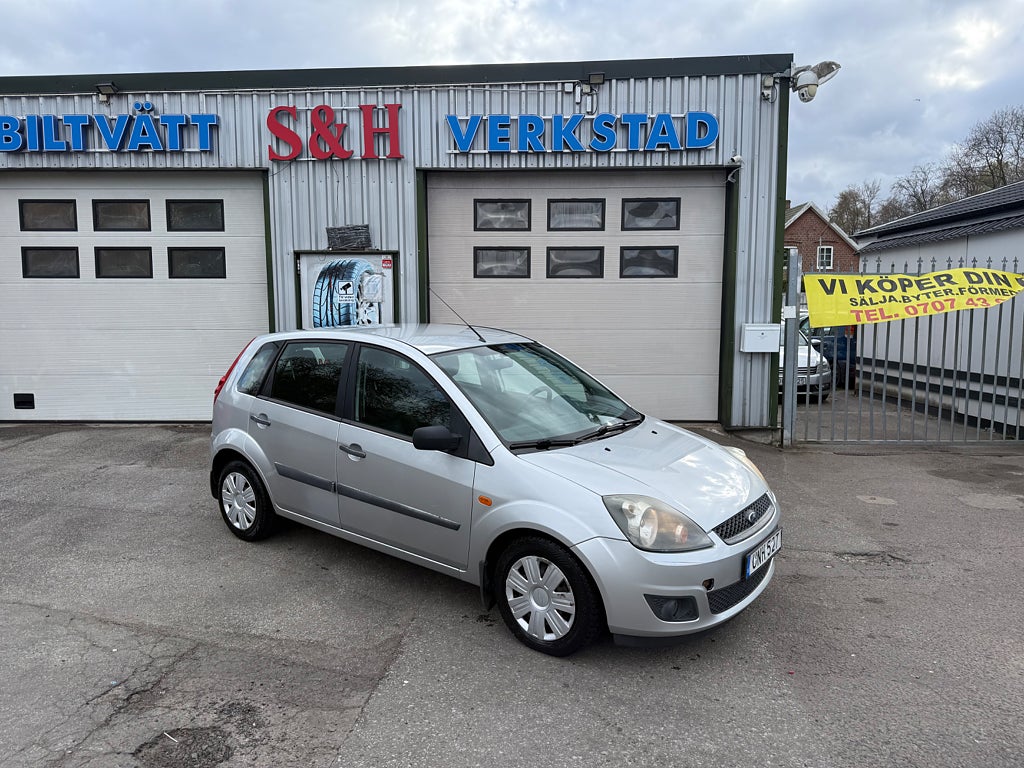 Ford Fiesta 5-dörrar 1.4 Euro 4, Ny servad 