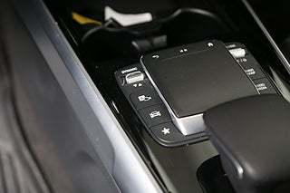 SUV Mercedes-Benz GLB 26 av 30