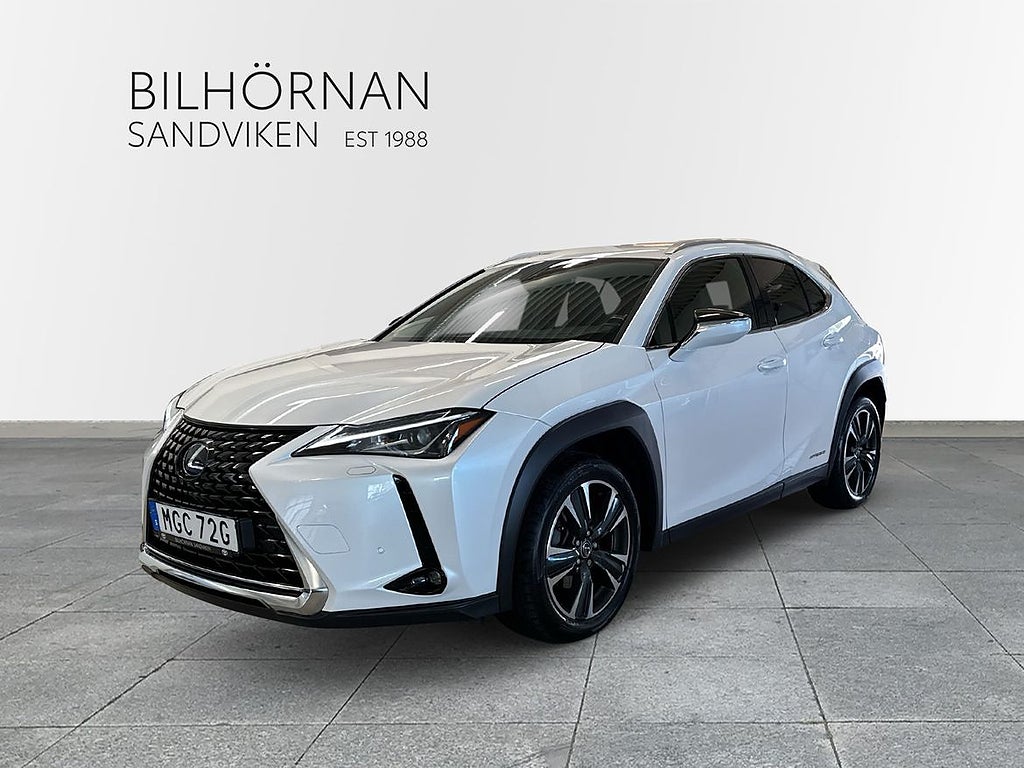 Lexus UX 250h Premium Mark Levinson Vinterhjul