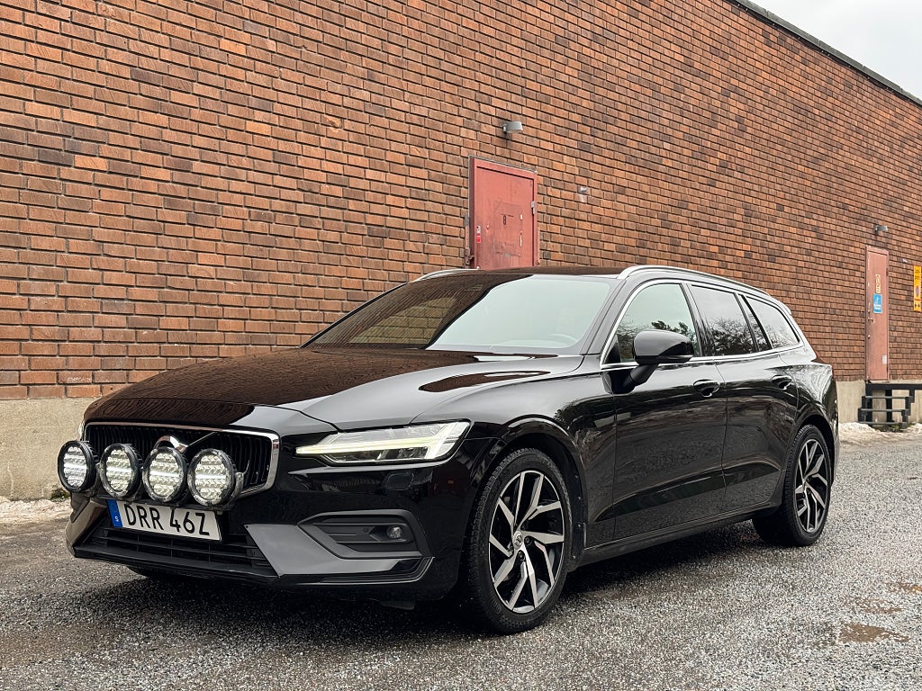 Volvo V60 D4 Automat Momentum Läder CarPlay Dragkrok Nyservad