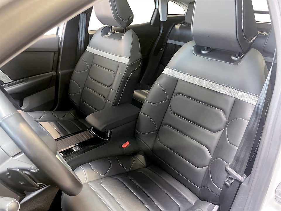 Bild på Citroën C4 Shine Exclusive 1.2 PT 155hk Aut BLUETOOTH