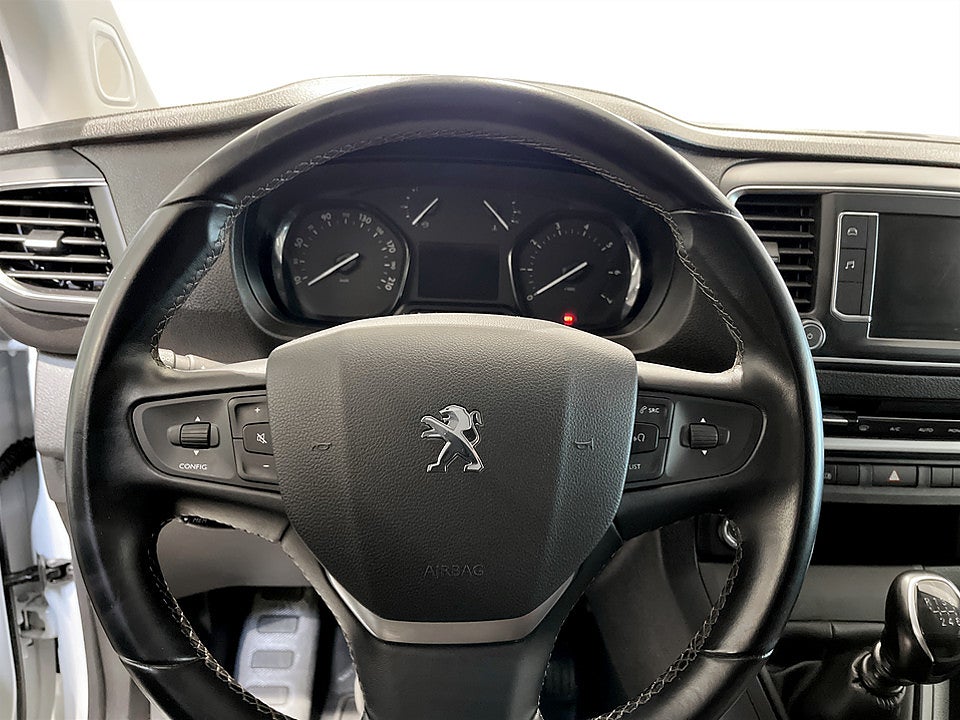 Bild på Peugeot Expert PRO+ 2,0 BHDi 145hk L2 P-SENSORER