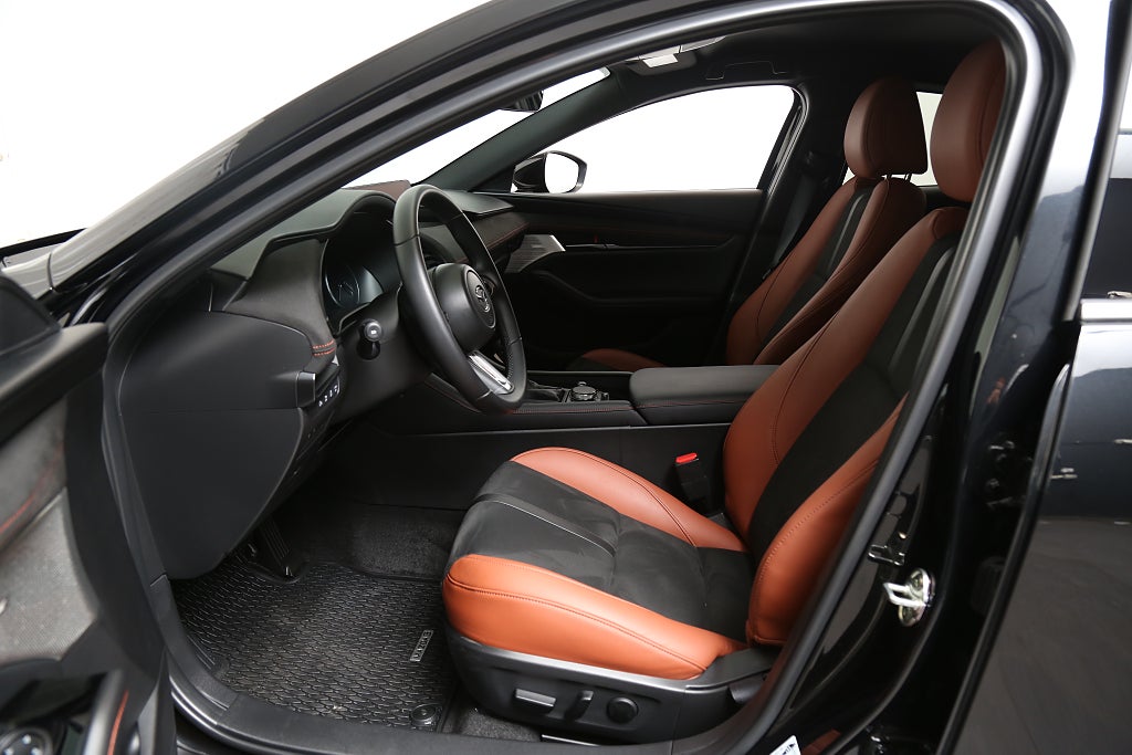 Mazda 3 Hatchback 2,0 SKYACTIV-G M Hybrid NAGISA BOSE Head-up 2024