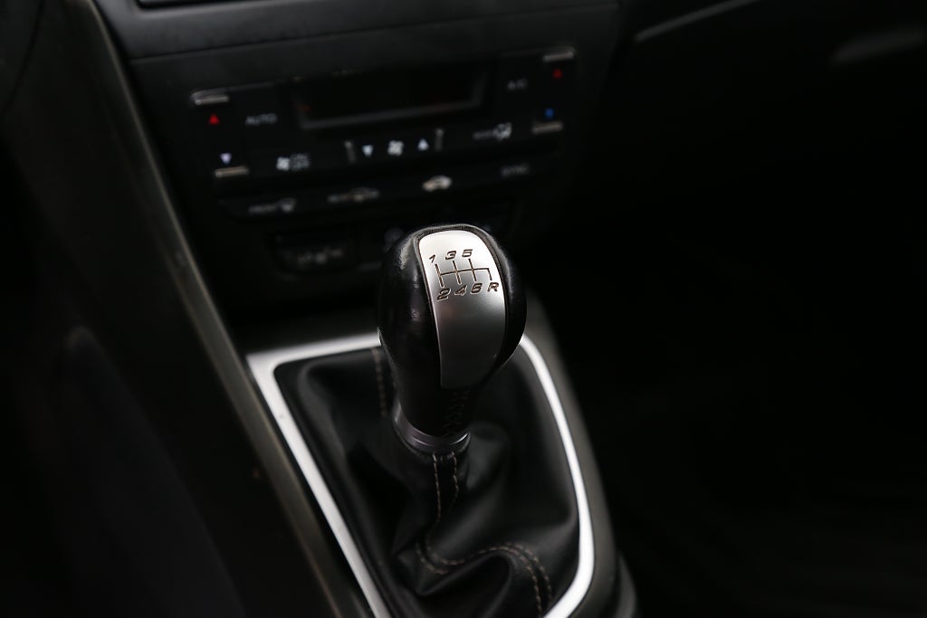 Honda Civic 1,8 i-VTEC 141hk Sport 5D Navi Kamera 2013