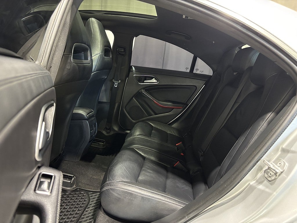 Mercedes-Benz CLA 200 7G-DCT Urban Line Bkam Pano Skinn Navi Drag Ambligh
