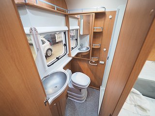 Husbil-halvintegrerad Knaus Sport Ti Silver line| 18 av 23
