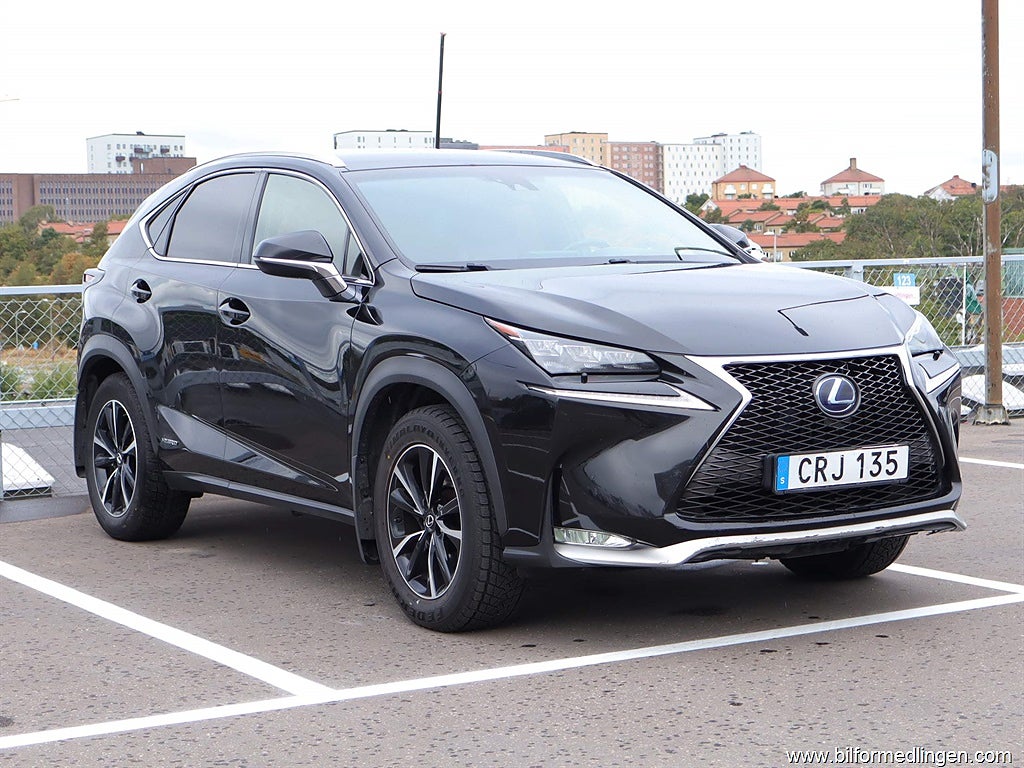 Lexus NX 300h 2.5 16V AWD 197hk F sport Drag Kamera