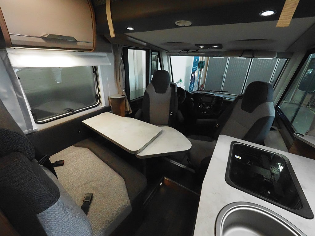 Knaus Van I 550 MF Cykelställ Markis 4 bäddar