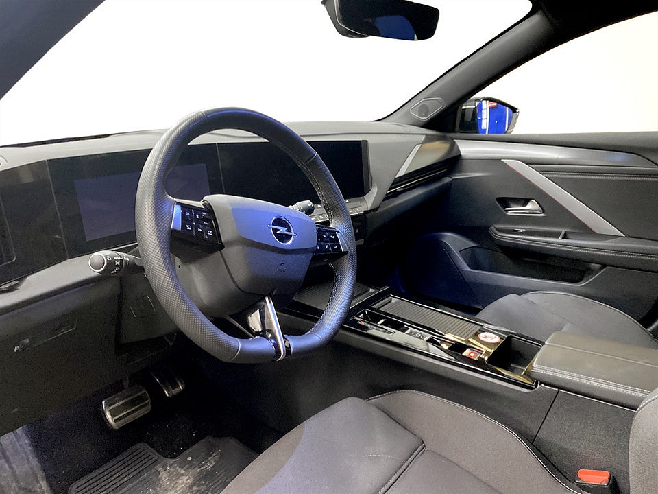 Bild på Opel Astra ST GS 1.2 PT 130hk Aut - B-KAMERA, CARPLAY