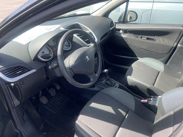 Peugeot 207 1,4 5d ( Topplocks packning trasig blir varm )