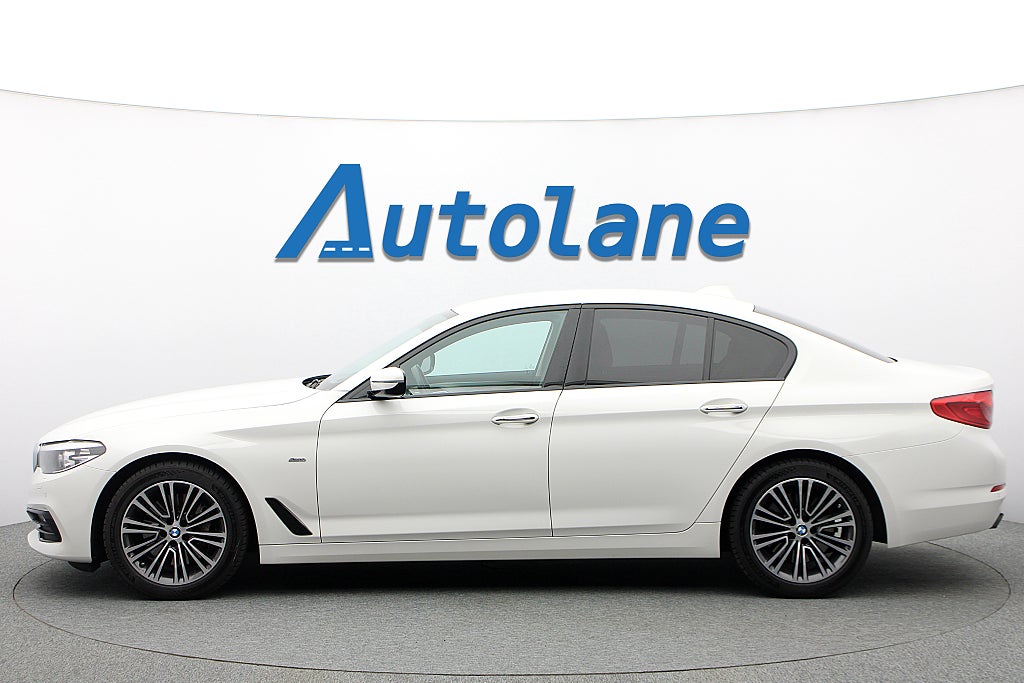 BMW 540 i Sedan SportLine, HUD, 340hk, Dragkrok, Backkamera