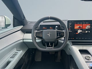 Polestar 4 Long range Dual motor MOMS 360° H/K-ljud S&V-däck Navi – bild 9