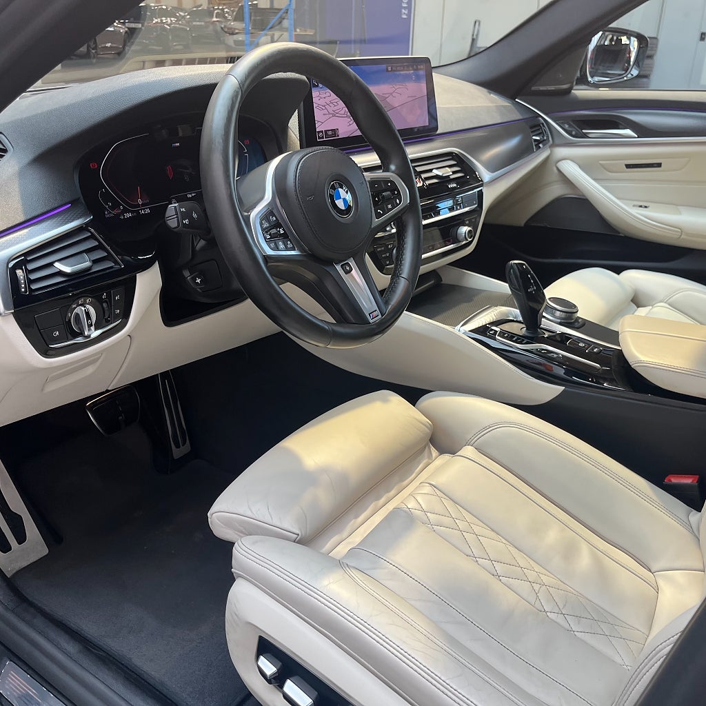 BMW 540D xDrive Touring M Sport Pano H&K 360° Carplay Drag