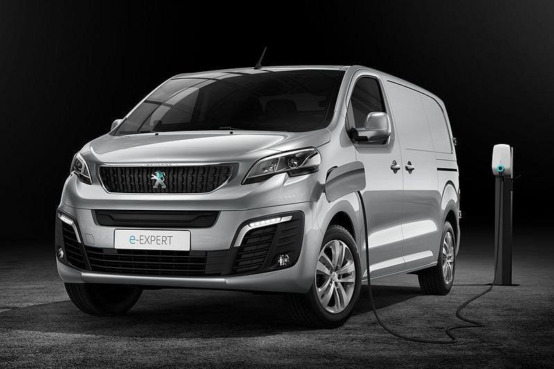 Peugeot e-Expert PRO L1 50 kWh 230 km på EL