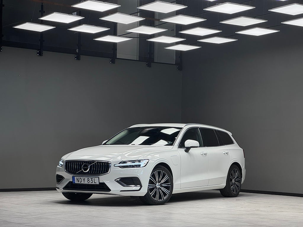 Volvo V60 Recharge T6 AWD Inscription Exp / B-Kam / VOC / Navi