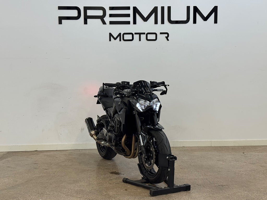 Kawasaki Z900 | Akrapovic Helsystem | R&G | ABS | 125hk