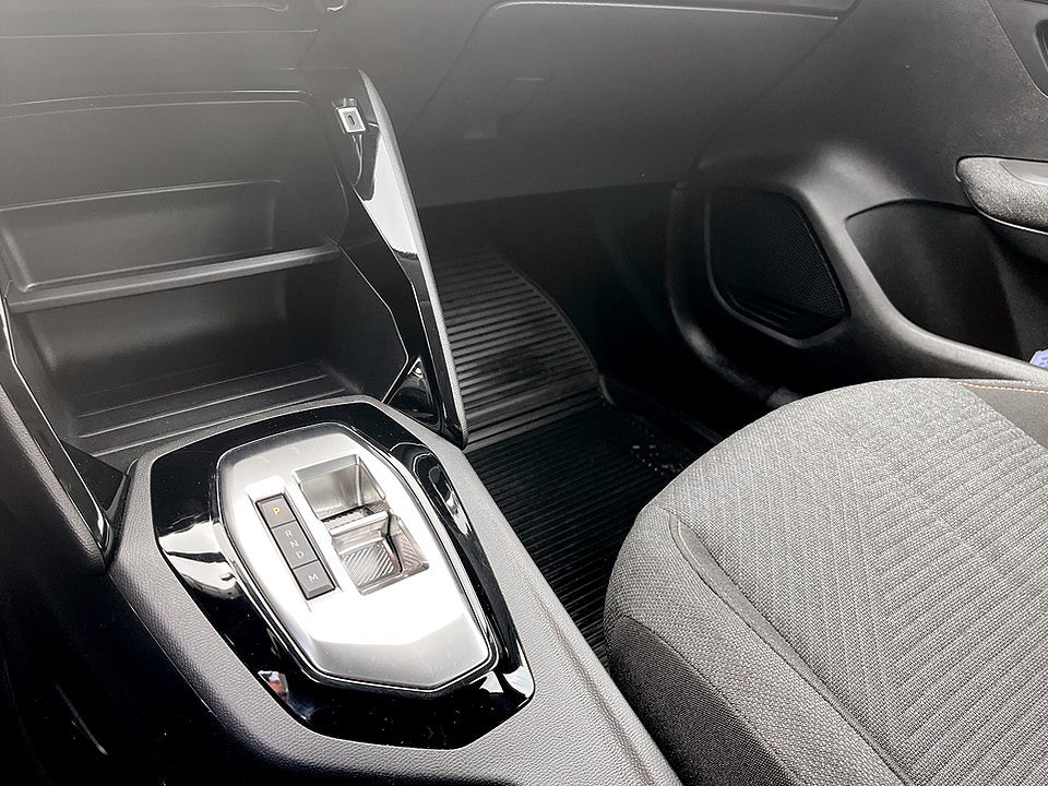Bild på Peugeot 208 Style Hybrid 100hk Aut CARPLAY BACKSENSORER