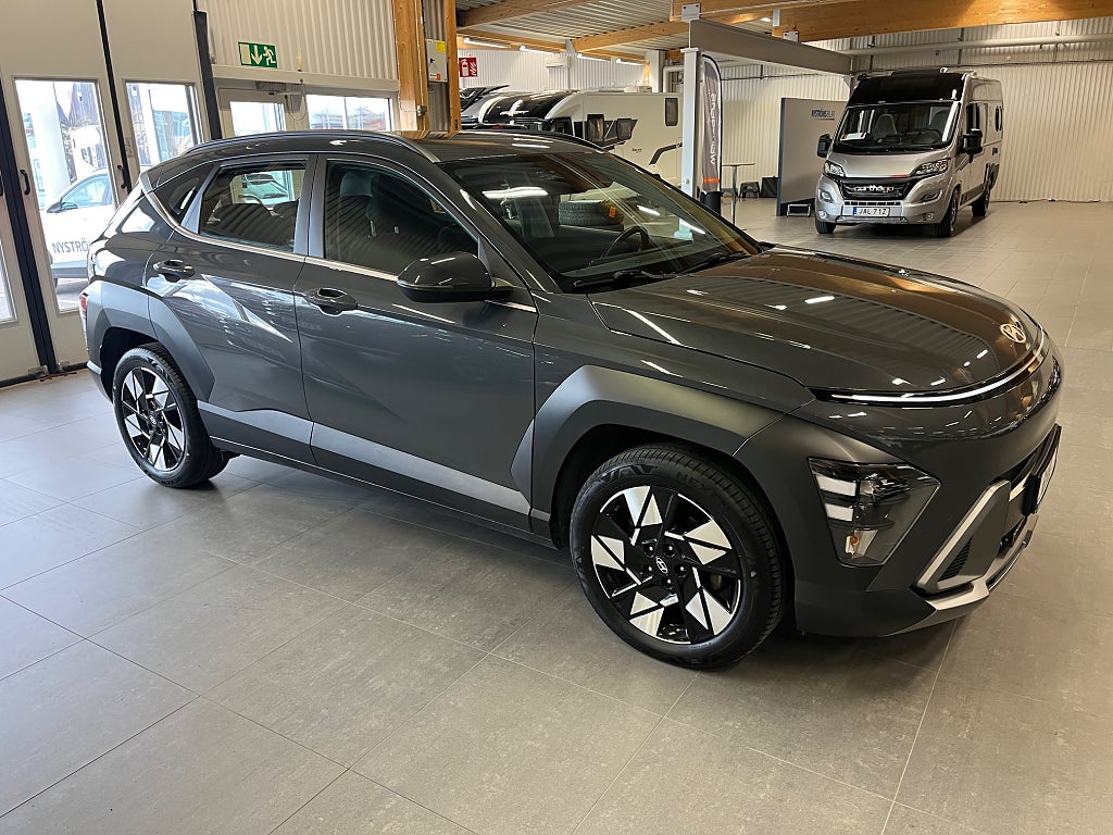 Hyundai Kona Hybrid 1.6 141hk AUT /S+V/Värmare/LED-Ramp/Fullservad thumbnail