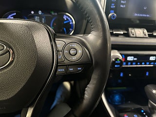 Toyota RAV4 Hybrid AWD Drag 360° JBL Skinn Mvärm SoV