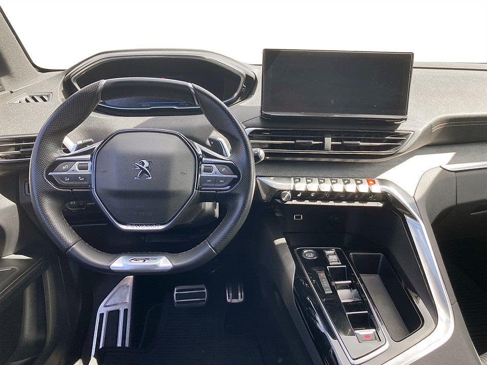 Bild på Peugeot 5008 GT Blackpack 1.2 PT 130hk Aut 7-SITS B-KAMERA CARPLAY