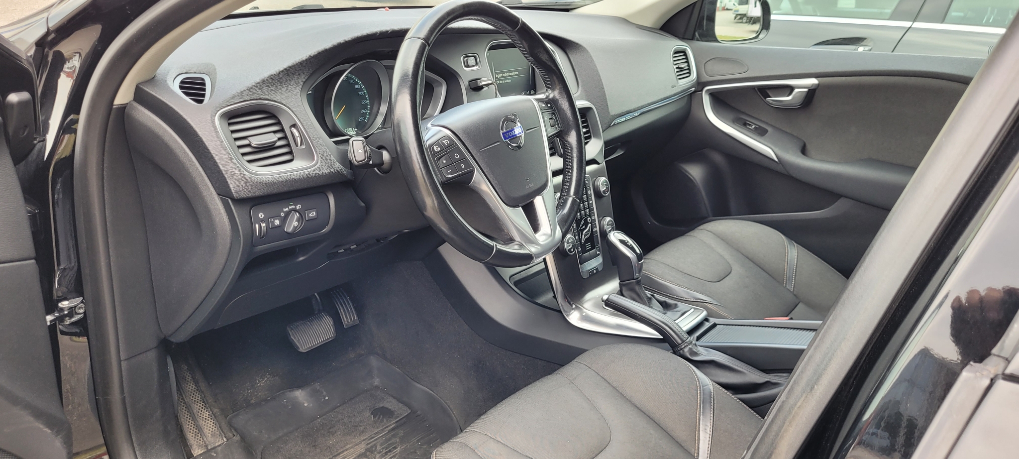 Volvo V40 Cross Country 2015, photo 5/39