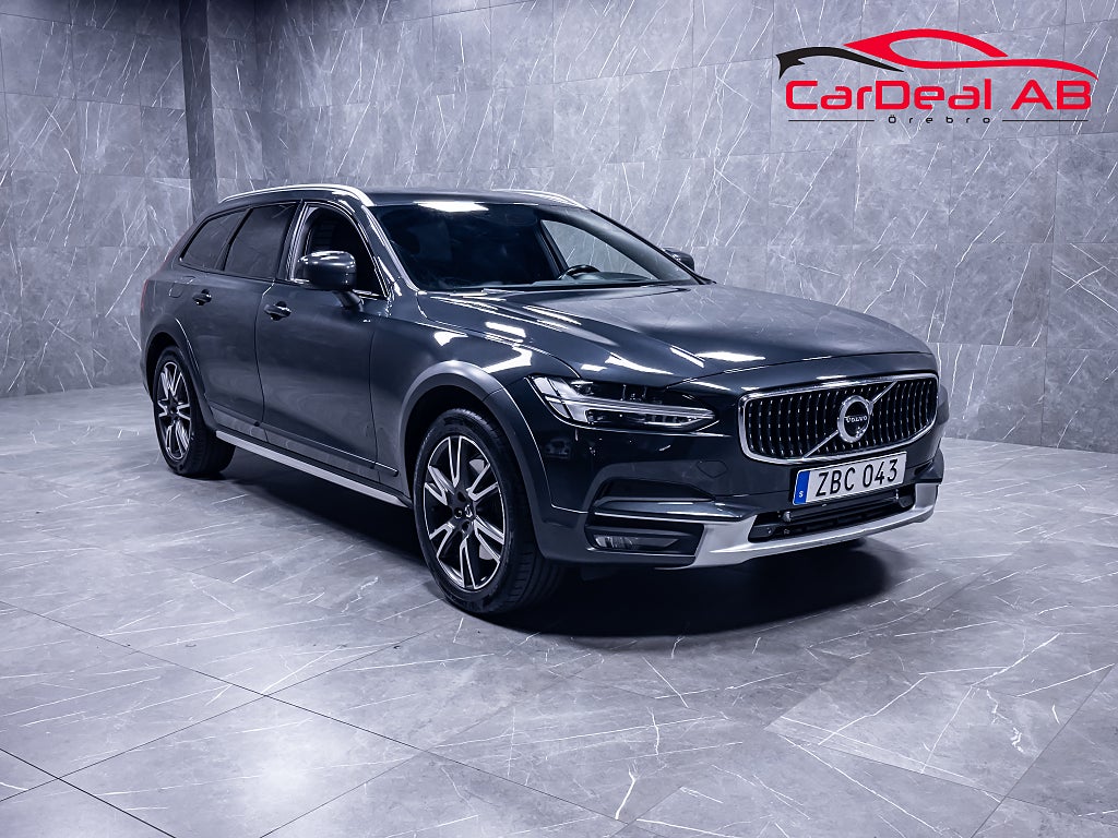 Volvo V90 Cross Country D5 AWD Pro B&W Massage HUD 360° LED-ramp Drag *SE SPEC*