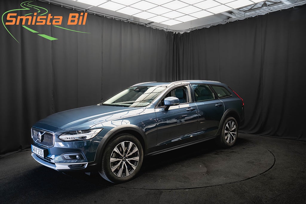 Volvo V90 Cross Country B4 AWD ULTIMATE PANORAMA LUFT DRAG 360° HUD LÄDER MOMS