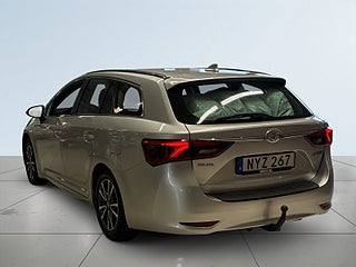Toyota Avensis Kombi 1.8 Active Dragkrok Backkamera Mvärmare S&V-däck