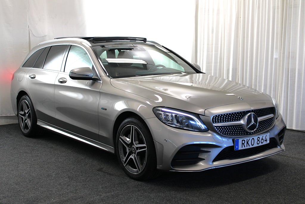 Mercedes-Benz C300 de T 9G-Tronic AMG|Panorama|Kamera|Cockpit|Helskinn|306hk