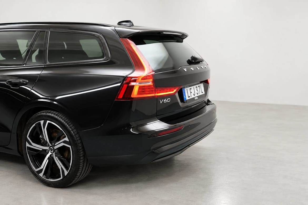 Volvo V60 Plus Dark Nordic 2025, bild 3/10