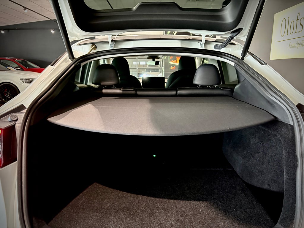 Tesla Model Y Long Range AWD 514hk - bild 10