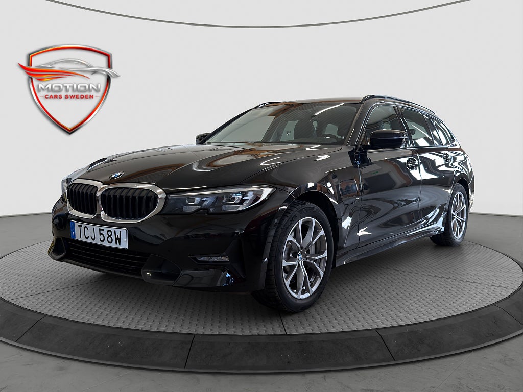 BMW 330e Touring Cockpit Drag Värmare Shadow Line GPS MOMS