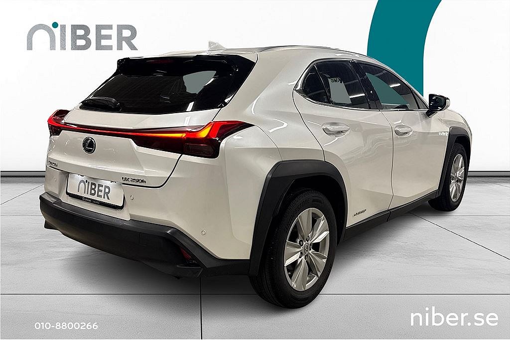 Lexus UX UX250H CVT 178HK, 3 brukare