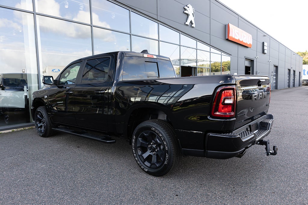 Dodge RAM 1500 5.7 HEMI V8 Night Edition 401 HK Panorama OMG LEV!