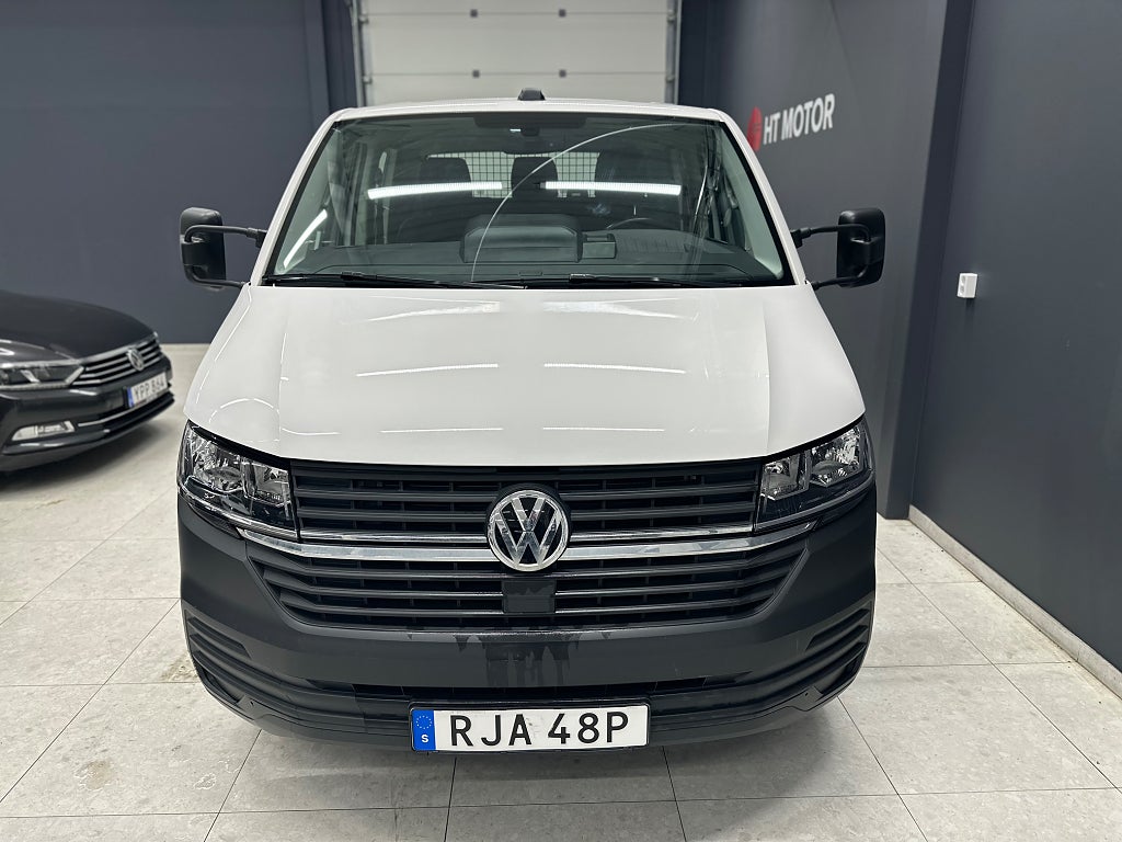Volkswagen Transporter Dubbelhytt T30 2.0TDI/Dragkrok/moms/Värmare4.99%