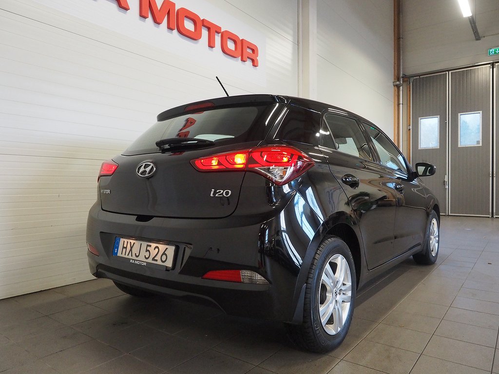 Hyundai i20 1.2 Comfort 84hk | Motorvärmare | Kamkedja | 2017